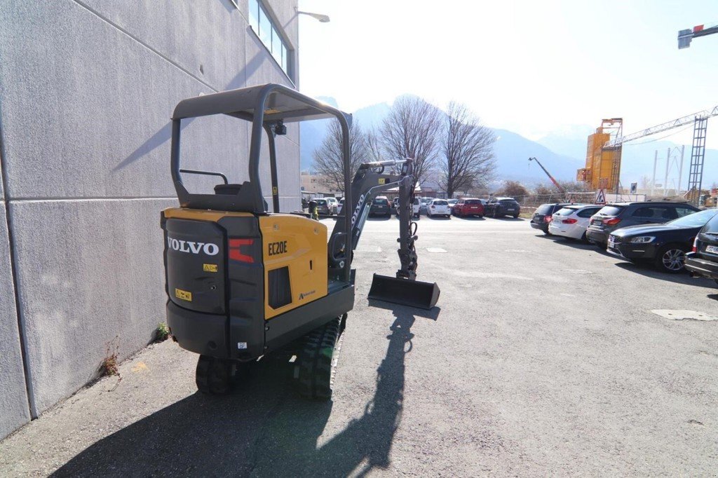 Minibagger des Typs Volvo EC 20 E, Neumaschine in Landquart (Bild 2)