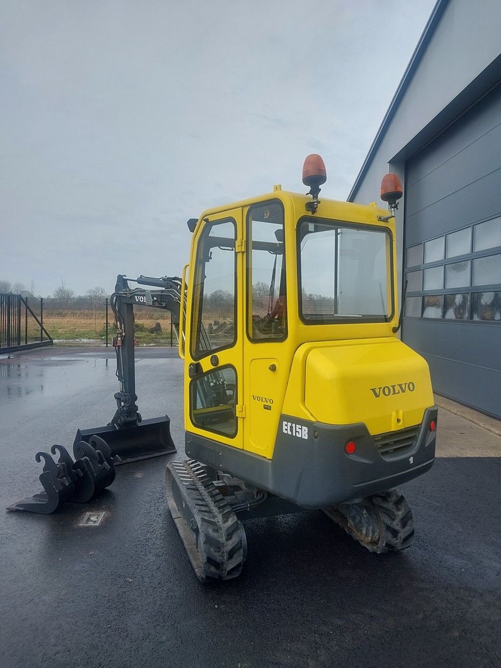 Minibagger des Typs Volvo EC15B, Gebrauchtmaschine in Swifterbant (Bild 4)
