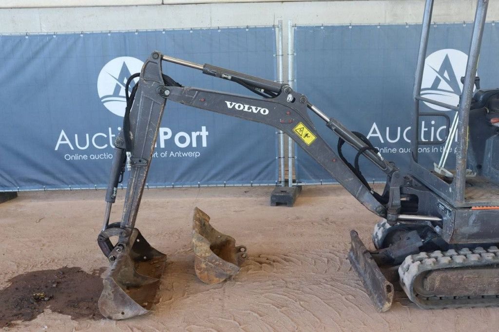 Minibagger tip Volvo EC15D, Gebrauchtmaschine in Antwerpen (Poză 10)