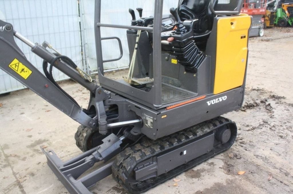 Minibagger del tipo Volvo EC15E, Gebrauchtmaschine en Antwerpen (Imagen 8)