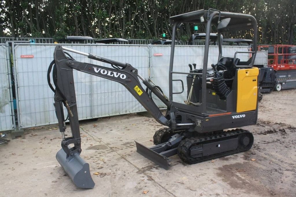 Minibagger del tipo Volvo EC15E, Gebrauchtmaschine en Antwerpen (Imagen 1)