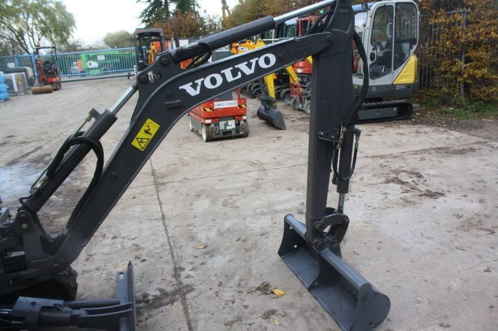Minibagger del tipo Volvo EC15E, Gebrauchtmaschine en Antwerpen (Imagen 11)