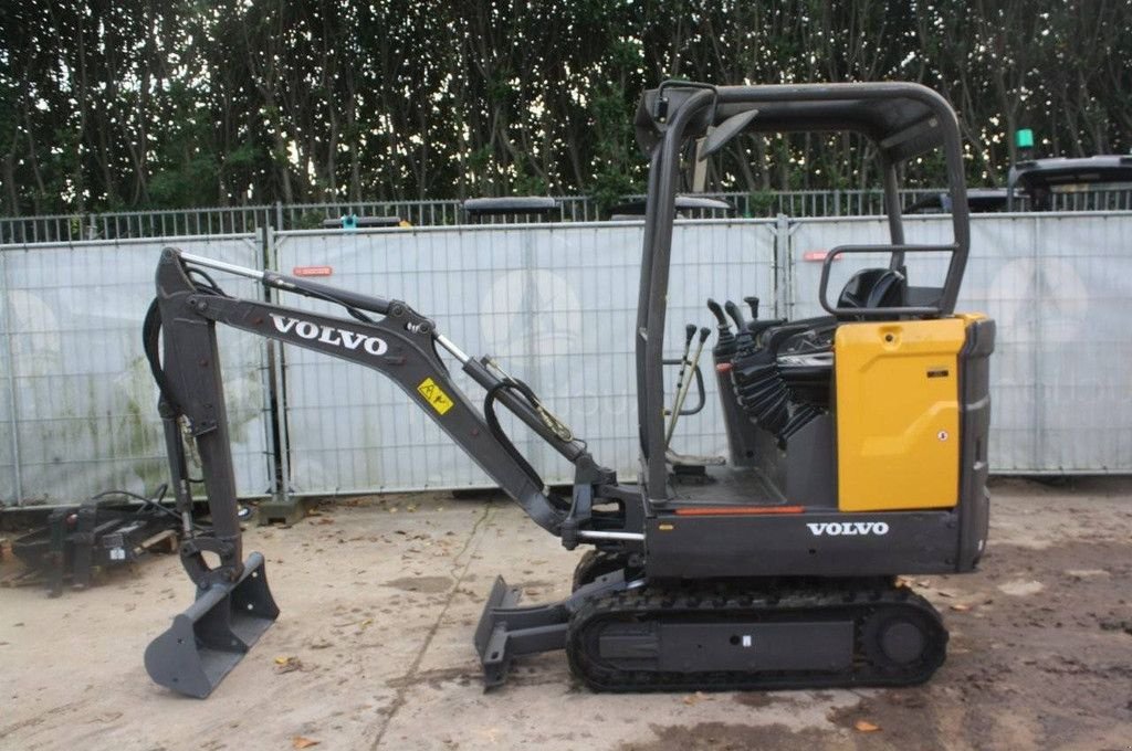 Minibagger del tipo Volvo EC15E, Gebrauchtmaschine en Antwerpen (Imagen 2)