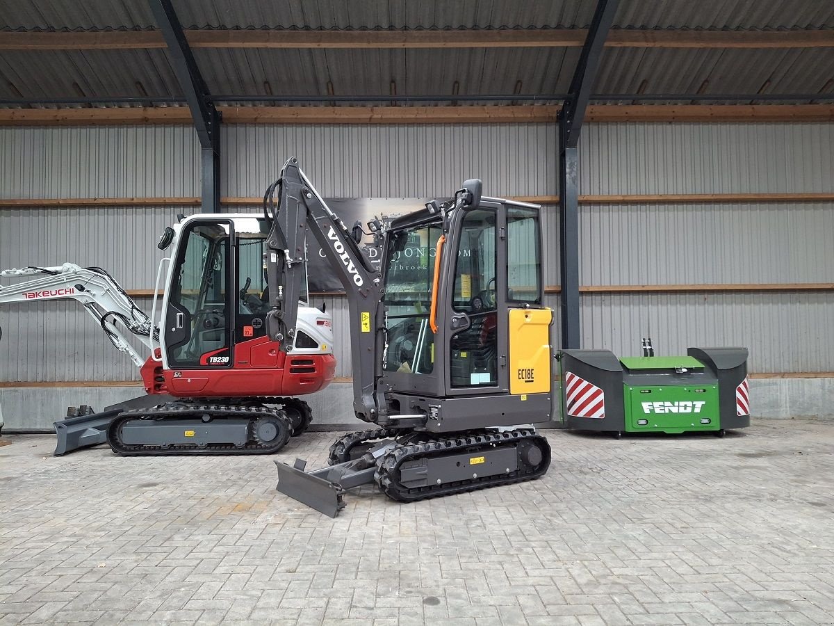 Minibagger del tipo Volvo EC18E, Neumaschine en Donkerbroek (Imagen 1)