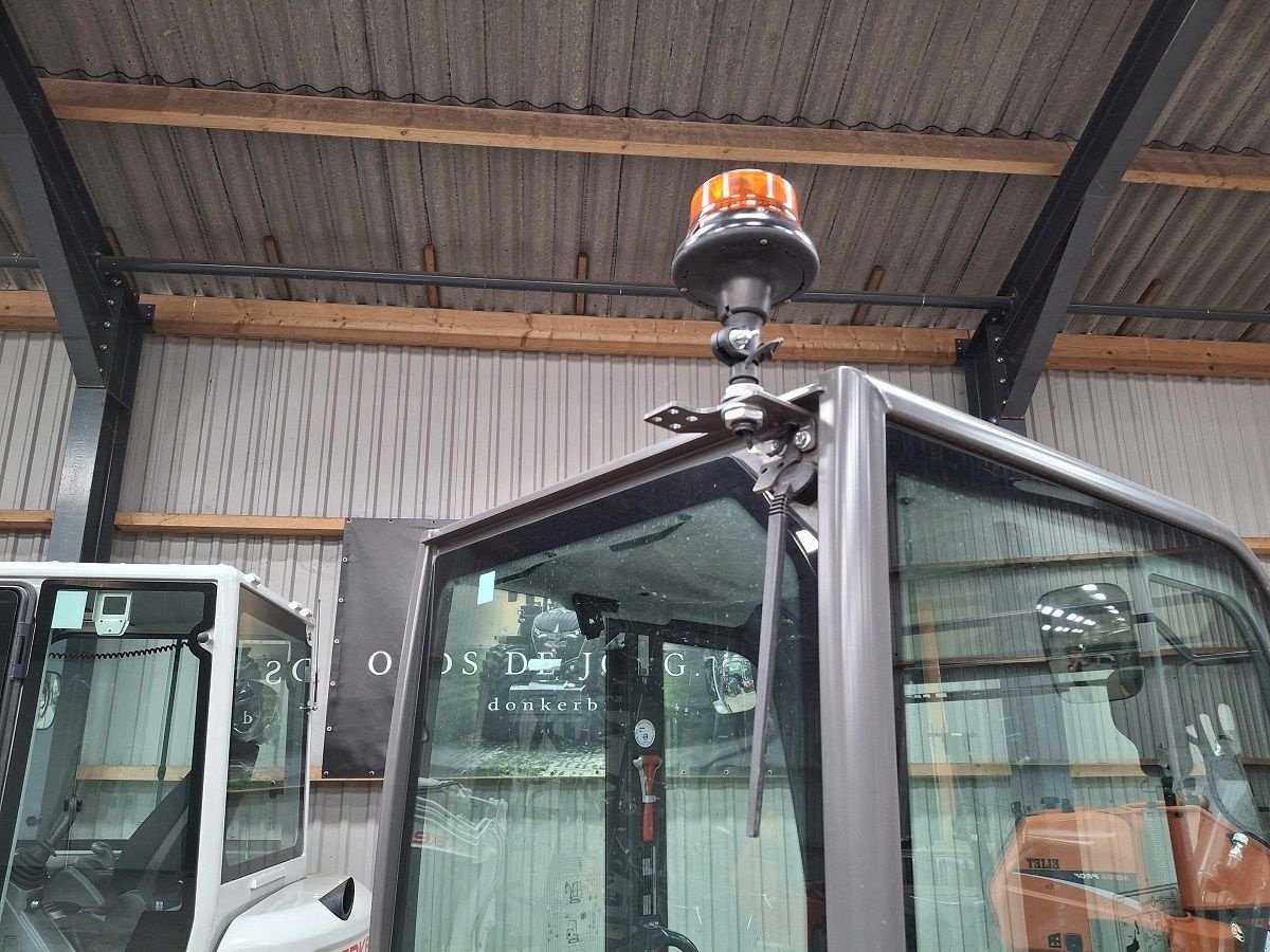Minibagger del tipo Volvo EC18E, Neumaschine en Donkerbroek (Imagen 8)