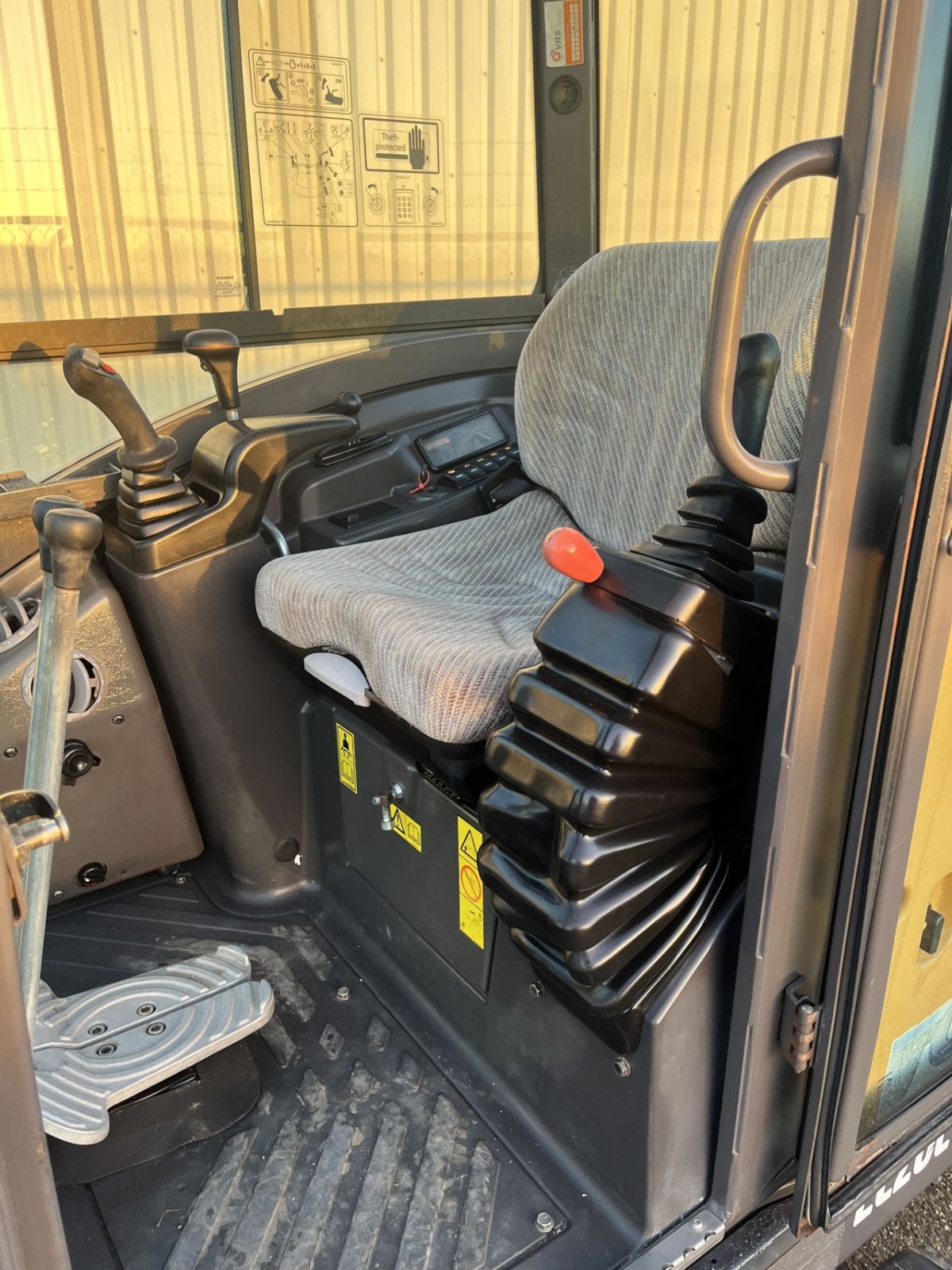 Minibagger от тип Volvo EC20C, Gebrauchtmaschine в Etten Leur (Снимка 8)