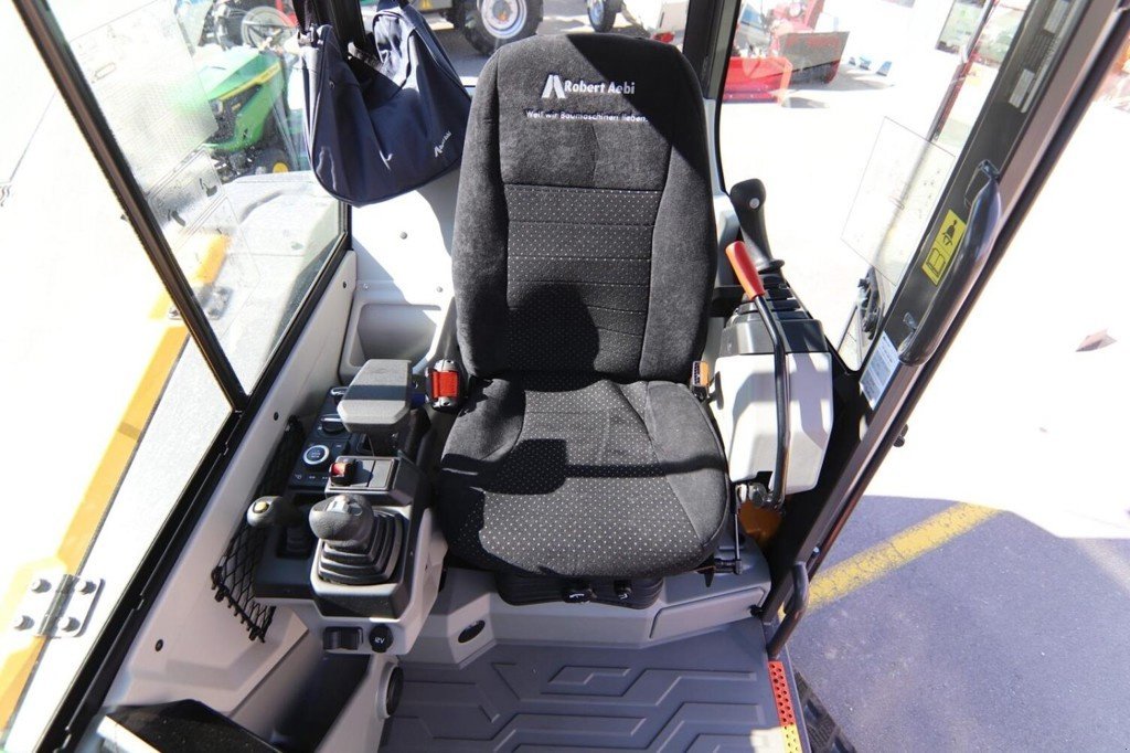 Minibagger des Typs Volvo ECR 40 F, Neumaschine in Landquart (Bild 5)