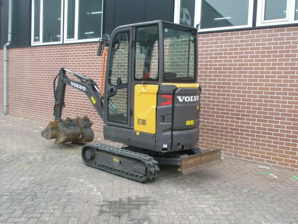 Minibagger des Typs Volvo ECR18E, Gebrauchtmaschine in Barneveld (Bild 2)