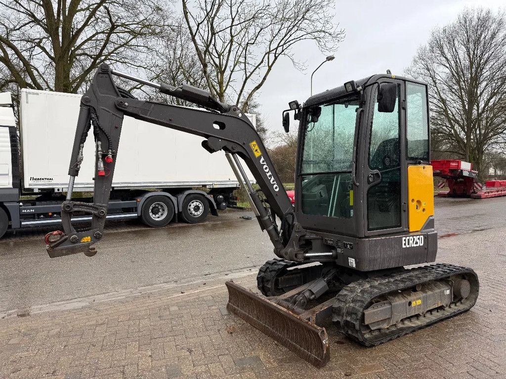 Minibagger vrste Volvo ECR25D, Gebrauchtmaschine v Doetinchem (Slika 1)