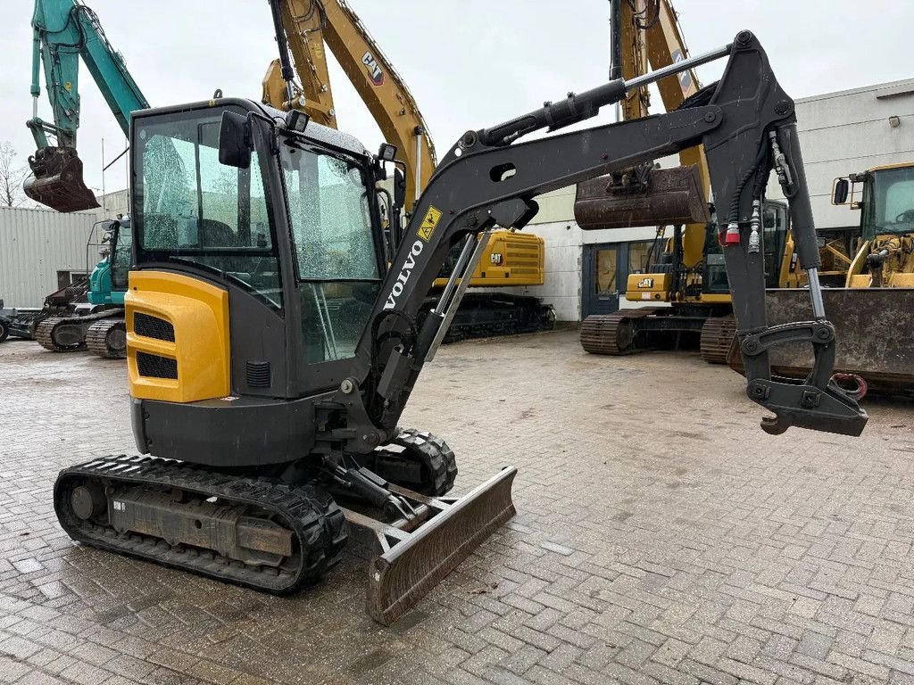 Minibagger vrste Volvo ECR25D, Gebrauchtmaschine v Doetinchem (Slika 4)
