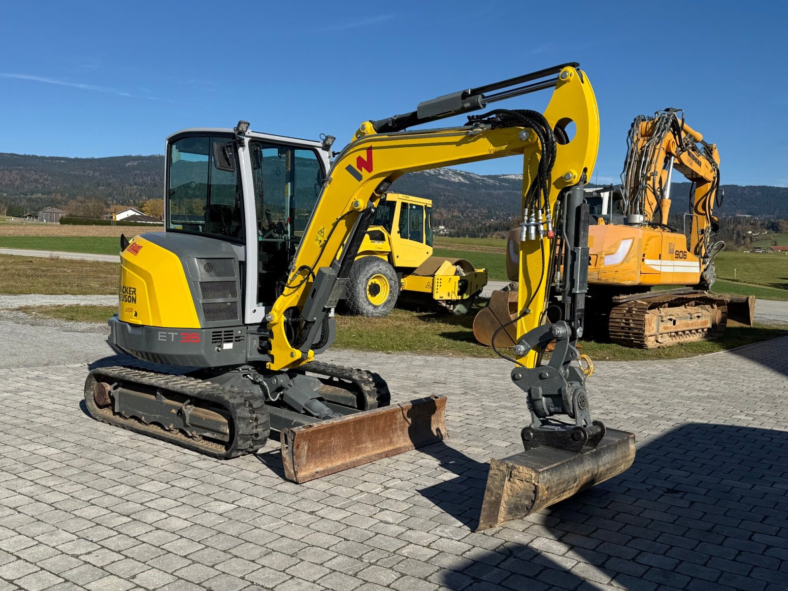 Minibagger от тип Wacker Neuson ET 35 mit Powertilt, Gebrauchtmaschine в Neureichenau (Снимка 3)