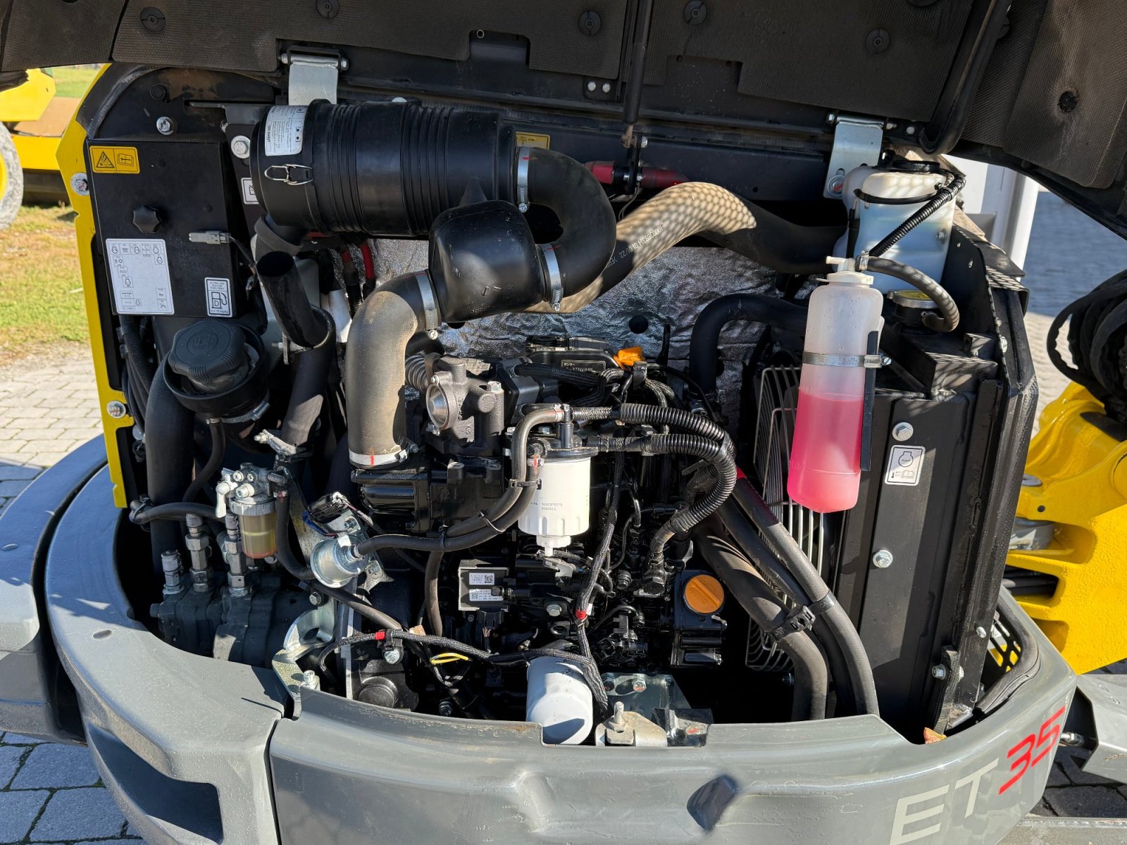 Minibagger от тип Wacker Neuson ET 35 mit Powertilt, Gebrauchtmaschine в Neureichenau (Снимка 11)