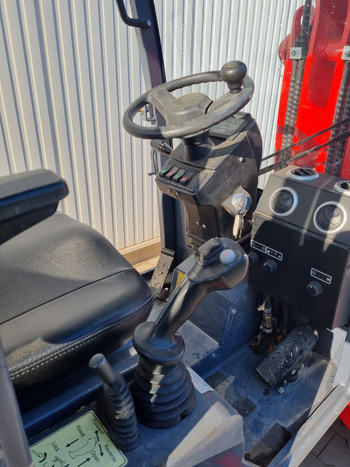 Minibaggerlader типа Reil & Eichinger Minilader Toyo 826 Mietparkmaschine Abverkauf Reil & Eichinger, Gebrauchtmaschine в Nittenau (Фотография 8)