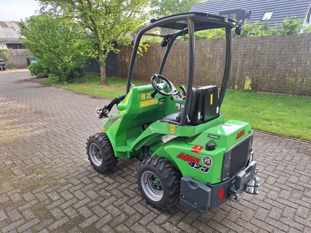 Mobilbagger des Typs Avant 423 TDL, Neumaschine in WENUM WIESEL (Bild 5)