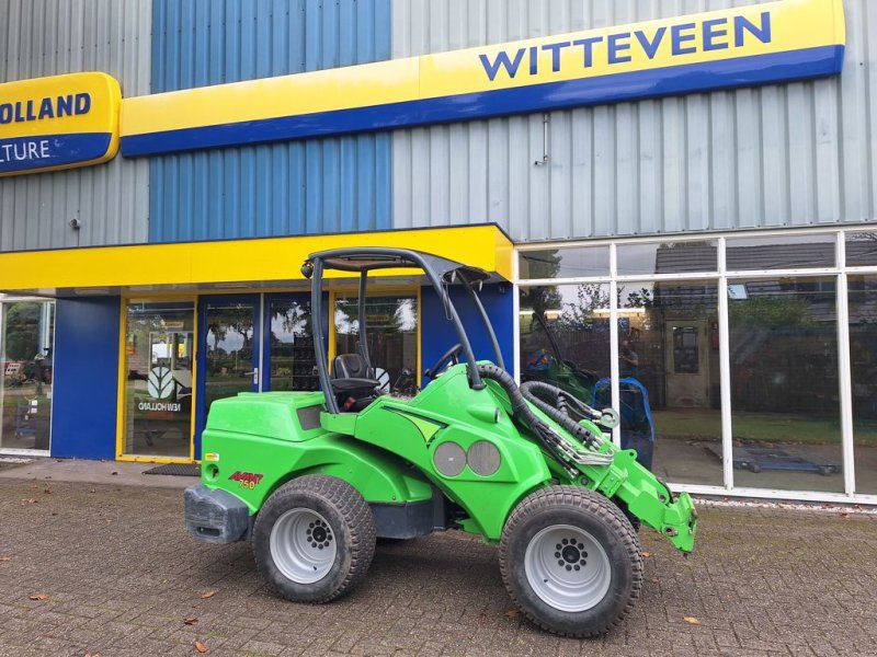 Mobilbagger des Typs Avant 750, Neumaschine in WENUM WIESEL (Bild 1)