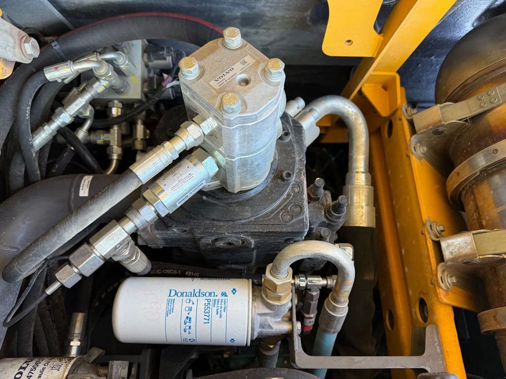 Mobilbagger typu Caterpillar EWR150E, Gebrauchtmaschine w Doetinchem (Zdjęcie 9)