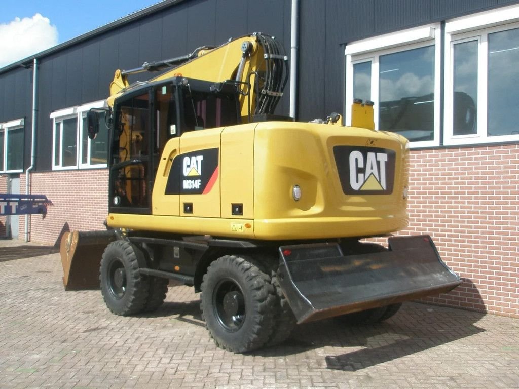 Mobilbagger of the type Caterpillar M314F, Gebrauchtmaschine in Barneveld (Picture 2)
