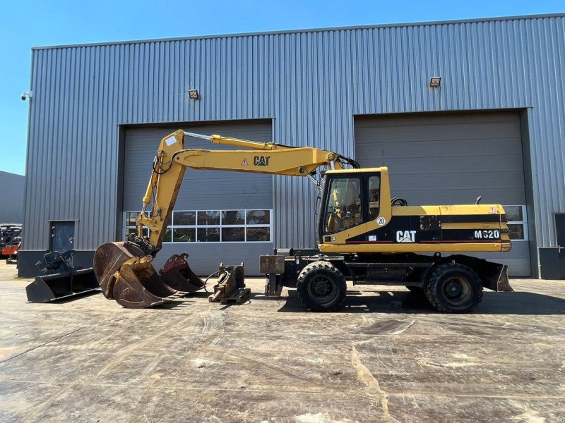 Mobilbagger tip Caterpillar M320 complete with 4 buckets and hammer available, Gebrauchtmaschine in Velddriel (Poză 1)