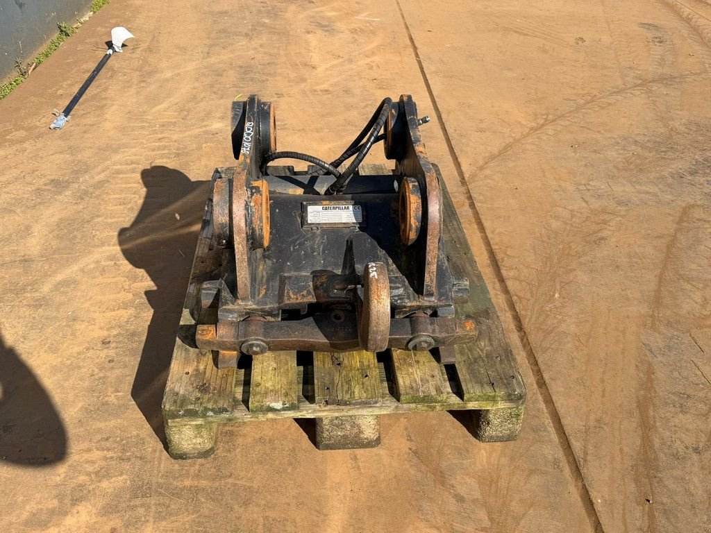 Mobilbagger van het type Caterpillar Quick coupler CW 40 H4N, Gebrauchtmaschine in Velddriel (Foto 3)