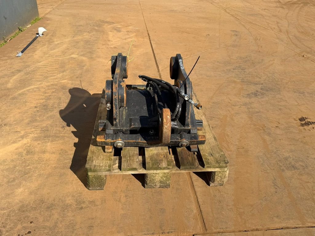 Mobilbagger typu Caterpillar Quick coupler CW 40 H4N, Gebrauchtmaschine v Velddriel (Obrázek 4)