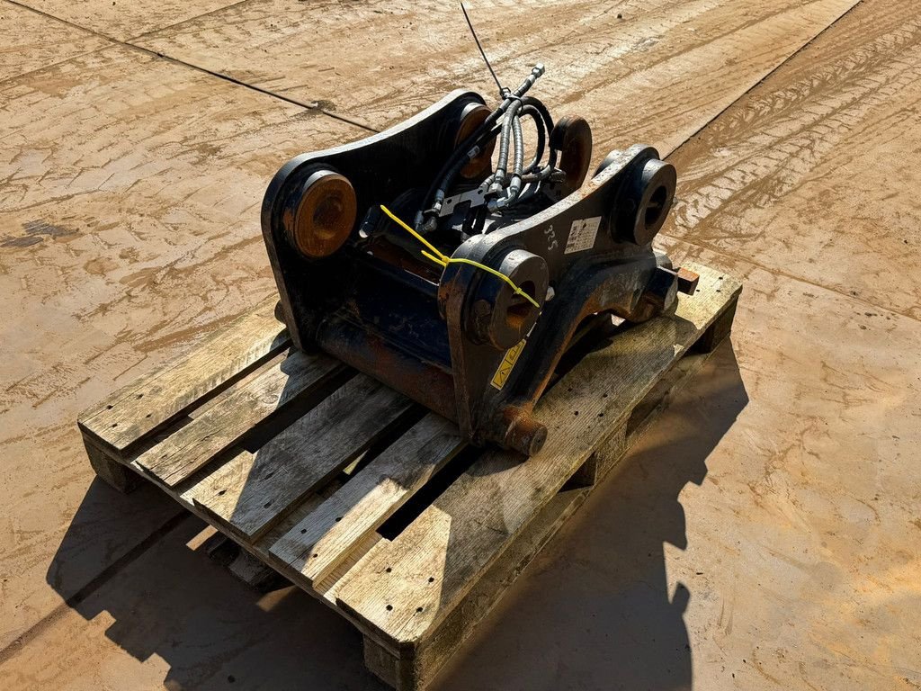 Mobilbagger typu Caterpillar Quick coupler CW 40 H4N, Gebrauchtmaschine v Velddriel (Obrázek 8)