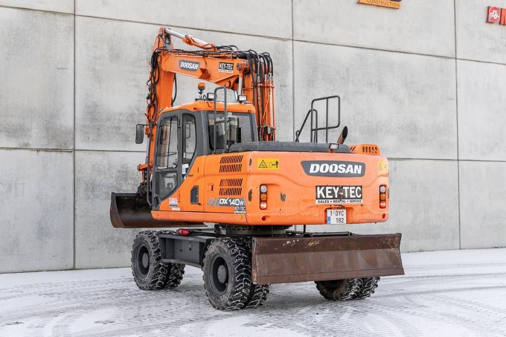 Mobilbagger des Typs Doosan DX 140 W-3, Gebrauchtmaschine in Moerbeke (Bild 8)