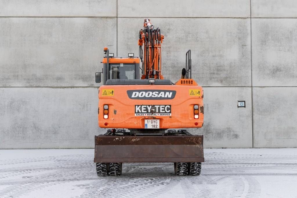 Mobilbagger des Typs Doosan DX 140 W-3, Gebrauchtmaschine in Moerbeke (Bild 7)