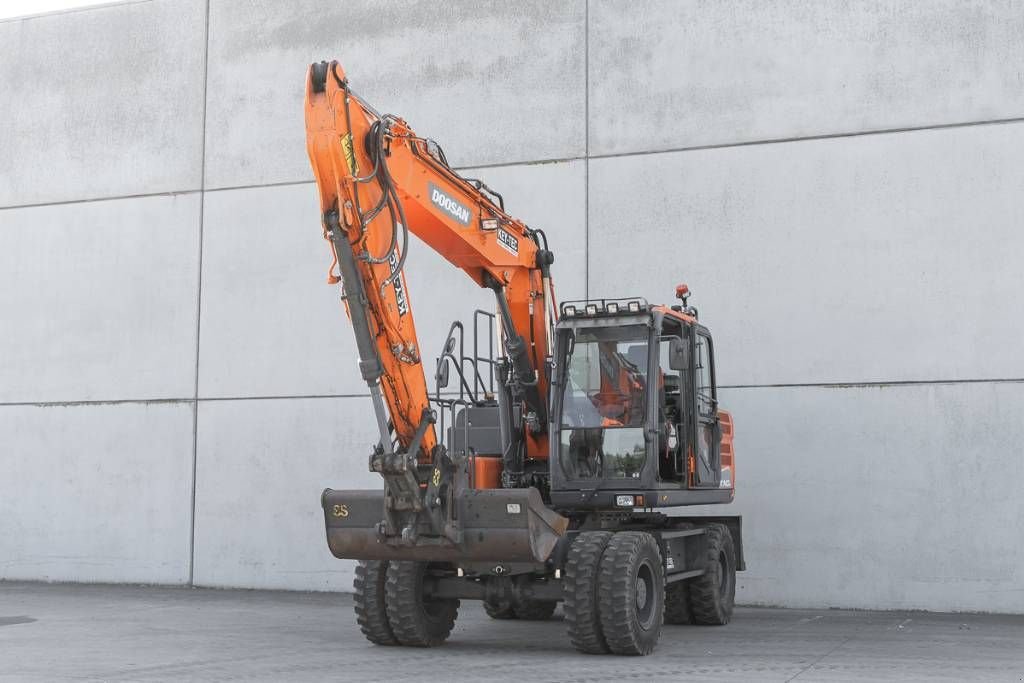 Mobilbagger typu Doosan DX 140 W, Gebrauchtmaschine v Moerbeke (Obrázek 1)
