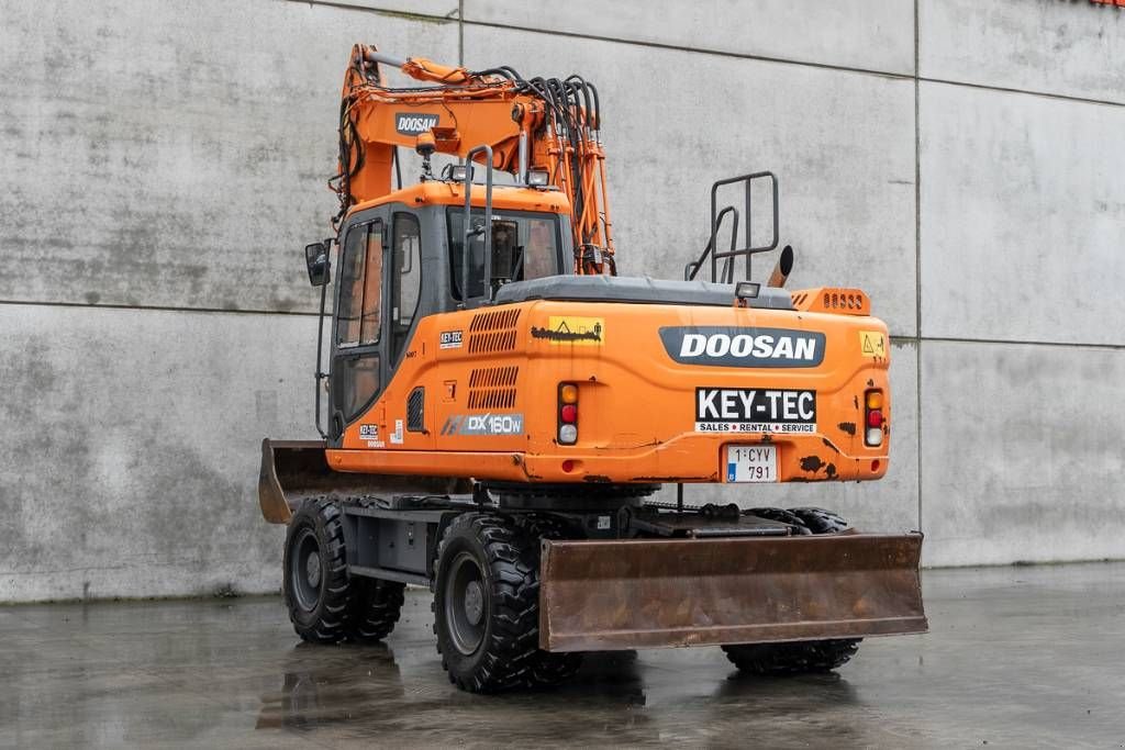 Mobilbagger des Typs Doosan DX 160 W-3, Neumaschine in Moerbeke (Bild 8)