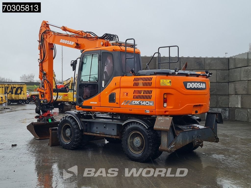 Mobilbagger от тип Doosan DX140W -3 Tiltrotator - 3 Buckets, Gebrauchtmaschine в Veghel (Снимка 5)