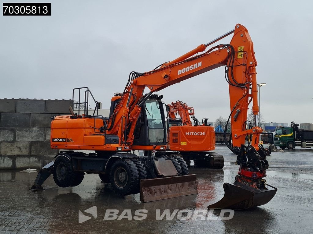 Mobilbagger от тип Doosan DX140W -3 Tiltrotator - 3 Buckets, Gebrauchtmaschine в Veghel (Снимка 11)