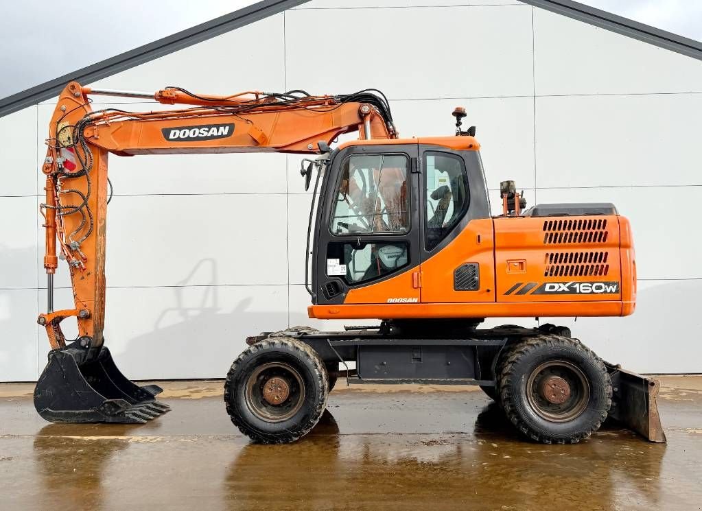 Mobilbagger tip Doosan DX160W-3 - Hammer Lines / Triple Boom, Gebrauchtmaschine in Veldhoven (Poză 1)