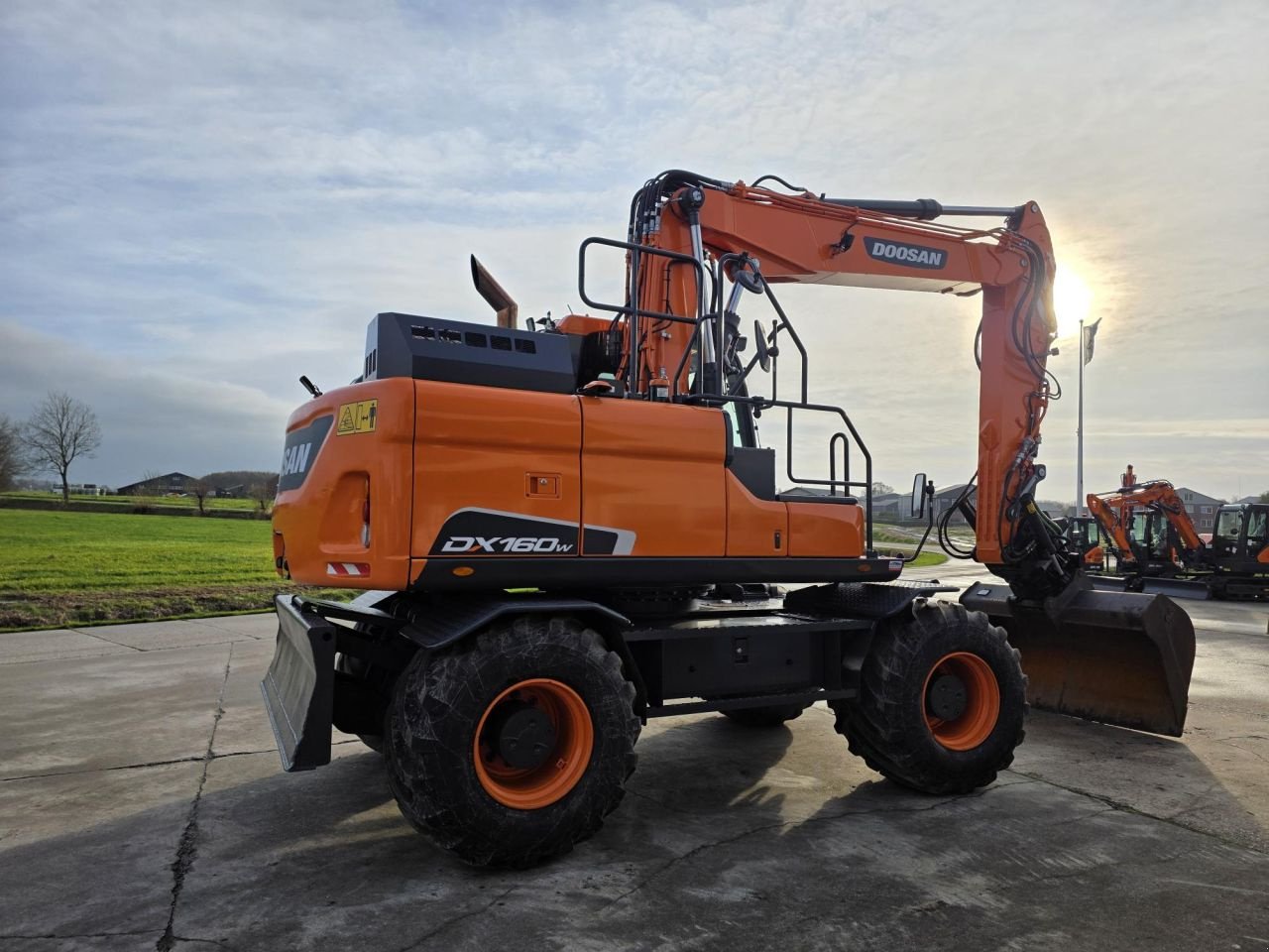 Mobilbagger van het type Doosan DX160W-5, Gebrauchtmaschine in Arum (Foto 3)