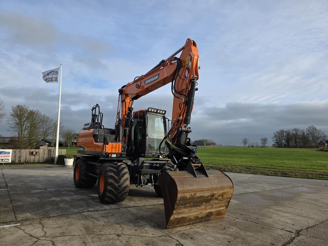 Mobilbagger van het type Doosan DX160W-5, Gebrauchtmaschine in Arum (Foto 4)