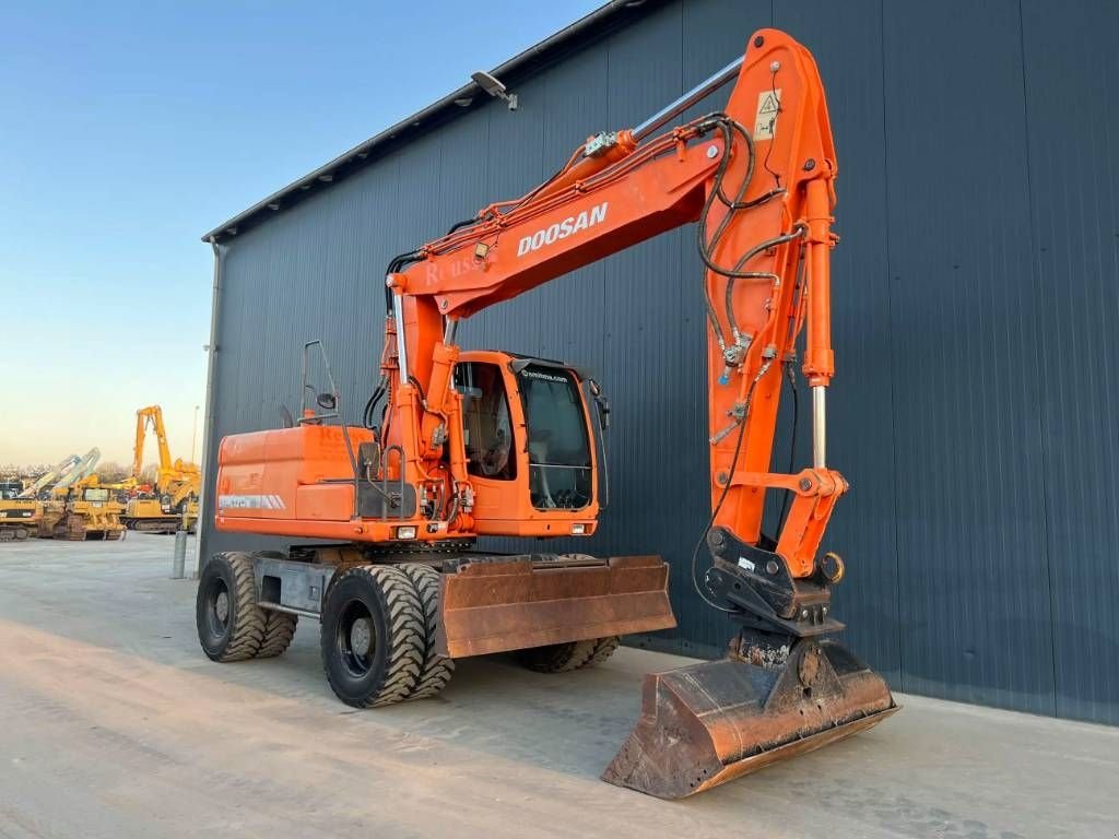 Mobilbagger des Typs Doosan DX170W, Gebrauchtmaschine in Venlo (Bild 2)