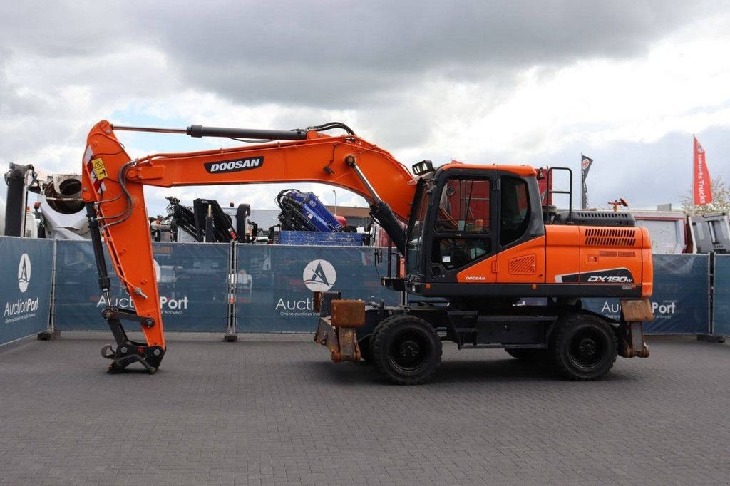 Mobilbagger of the type Doosan DX190W-5, Gebrauchtmaschine in Antwerpen (Picture 1)