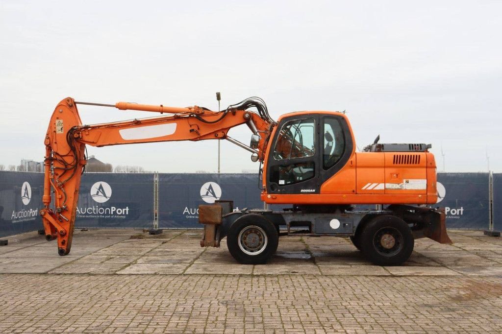 Mobilbagger of the type Doosan DX190W, Gebrauchtmaschine in Antwerpen (Picture 2)