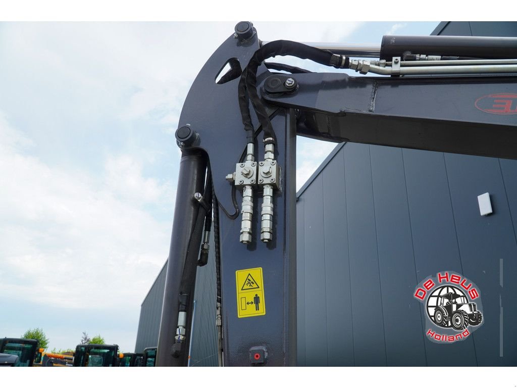 Mobilbagger des Typs Eurotrac WE35-L, Neumaschine in MIJNSHEERENLAND (Bild 4)