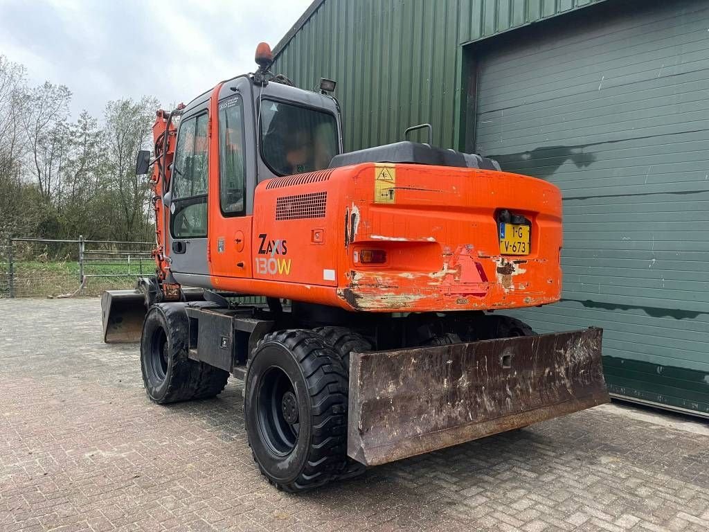 Mobilbagger des Typs Hitachi ZX 130 W mobiele kraan, Gebrauchtmaschine in Udenhout (Bild 4)