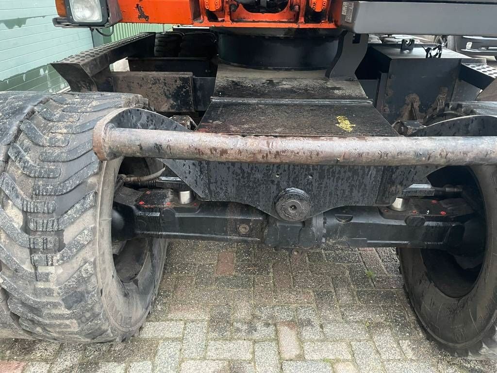 Mobilbagger des Typs Hitachi ZX 130 W mobiele kraan, Gebrauchtmaschine in Udenhout (Bild 7)