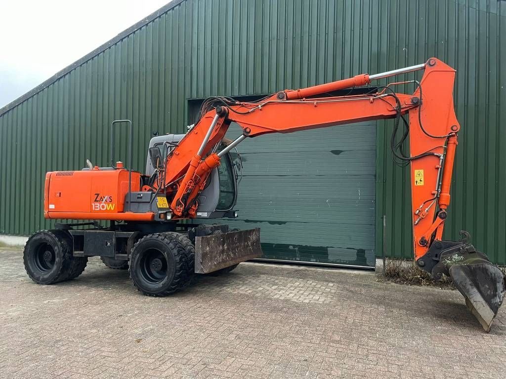 Mobilbagger des Typs Hitachi ZX 130 W mobiele kraan, Gebrauchtmaschine in Udenhout (Bild 9)