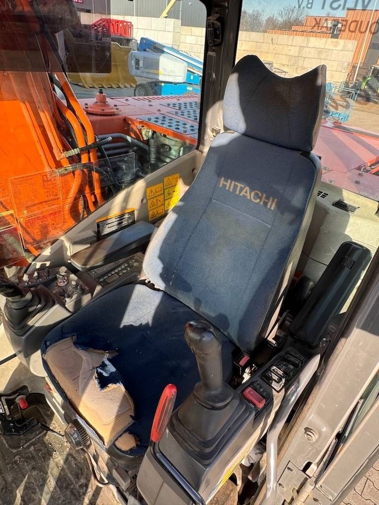 Mobilbagger типа Hitachi ZX 140 W-3, Gebrauchtmaschine в Oud Gastel (Фотография 9)