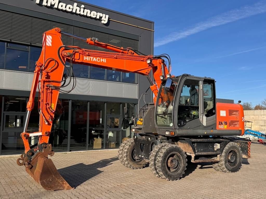 Mobilbagger типа Hitachi ZX 140 W-3, Gebrauchtmaschine в Oud Gastel (Фотография 2)