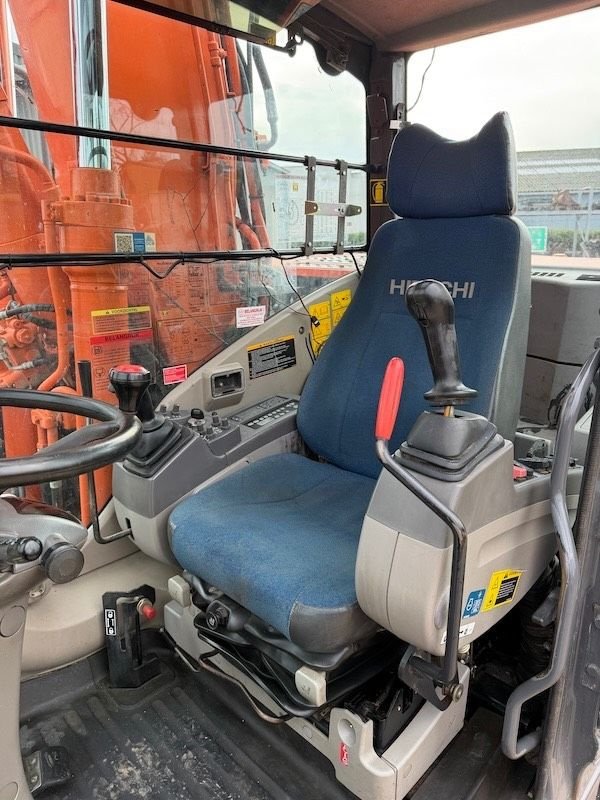 Mobilbagger типа Hitachi ZX 140 W-3, Gebrauchtmaschine в Beveren-Waas Melsele (Фотография 8)