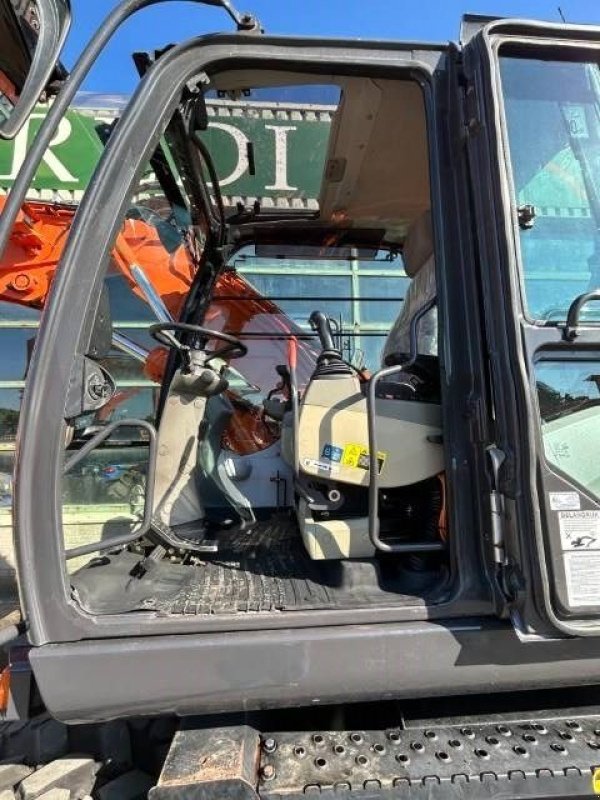 Mobilbagger typu Hitachi ZX 140 W-5, Gebrauchtmaschine w Roosendaal (Zdjęcie 10)