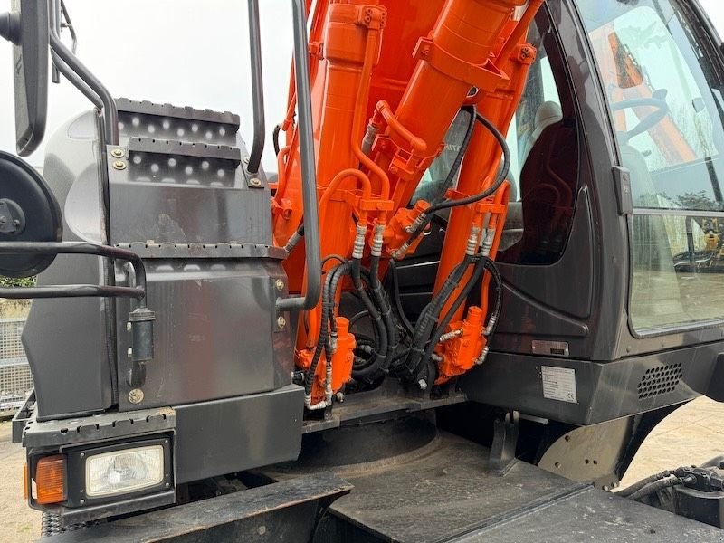 Mobilbagger του τύπου Hitachi ZX 140 W-5, Gebrauchtmaschine σε Beveren-Waas Melsele (Φωτογραφία 8)