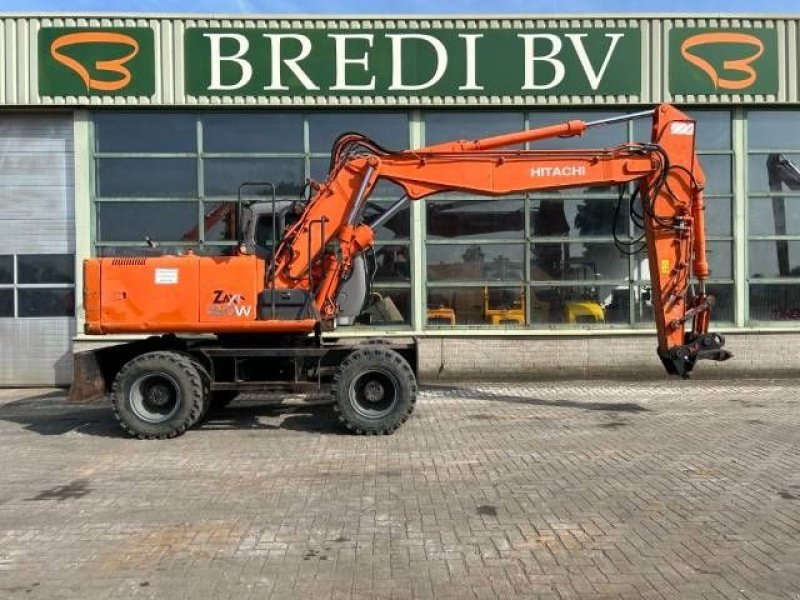 Mobilbagger des Typs Hitachi ZX 160 W, Gebrauchtmaschine in Roosendaal (Bild 2)