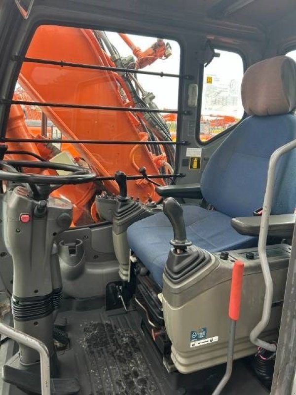 Mobilbagger des Typs Hitachi ZX 160 W, Gebrauchtmaschine in Roosendaal (Bild 9)