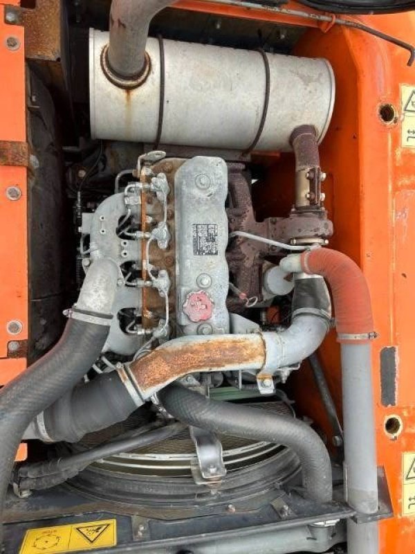 Mobilbagger des Typs Hitachi ZX 160 W, Gebrauchtmaschine in Roosendaal (Bild 10)