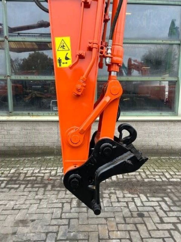 Mobilbagger des Typs Hitachi ZX 170 W-6, Gebrauchtmaschine in Roosendaal (Bild 11)